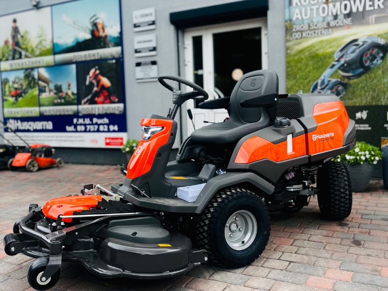 Husqvarna Rider R420TsX AWD w pensjonacie w Rusi – profesjonalny rider do trudnego terenu